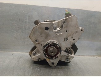 Replacement injection pump for Volvo S60 saloon 2.4 diesel cat OEM IAM reference 30756125 0445010111 BOSCH