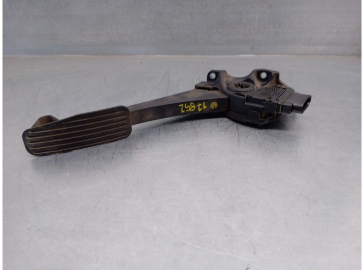 Replacement pedal potentiometer for Volvo S60 saloon 2.4 diesel CAT OEM IAM reference 30715173 