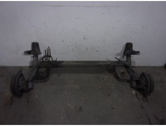 Recambio de puente trasero para renault clio ii fase i (b/cbo) 1.6 referencia OEM IAM 7701472472 TAMBOR 4 AGUJEROS BURRA 32