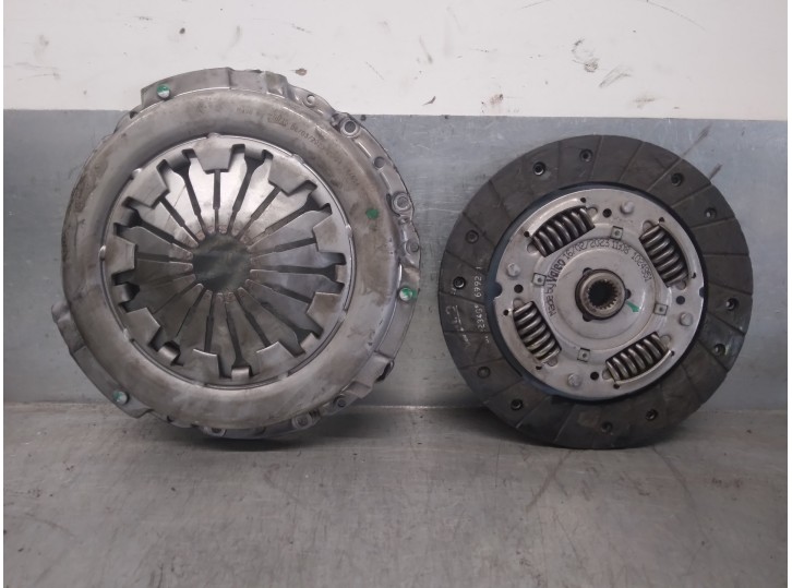 Recambio de kit embrague para fiat punto berlina (188) 1.2 16v cat referencia OEM IAM 284854  
