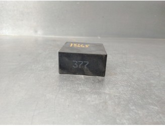 Replacement relay for Volkswagen Golf IV sedan (1J1) 1.9 TDi OEM IAM reference 4B0955531A RELAY 377 SIEMENS