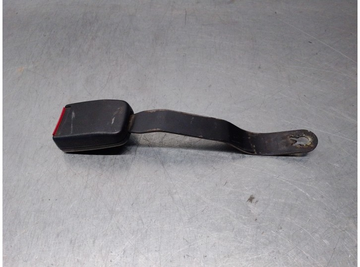 Recambio de enganche cinturon para seat inca (6k9) 1.9 diesel cat (1y) referencia OEM IAM 6K9857755 DEL IZQ 4 PUERTAS
