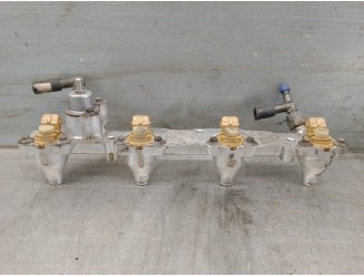 Recambio de rampa inyectora para ford mondeo berlina/familiar (fd) 1.8 16v cat referencia OEM IAM 938F90280  