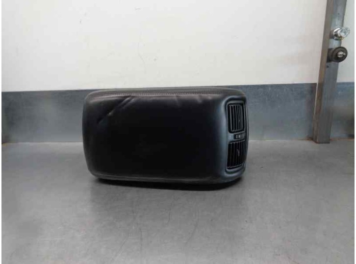 Replacement central armrest for Lexus LS400 (UCF20) basic (UCF 20) OEM IAM reference 