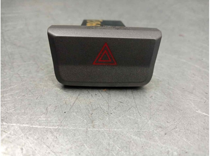Recambio de warning para hyundai accent (lc) 1.3 cat referencia OEM IAM 9379025000 