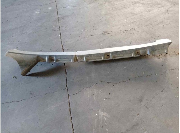 Recambio de spoiler talonera lateral derecha para saab 9000 cd 2.3 cd turbo referencia OEM IAM 