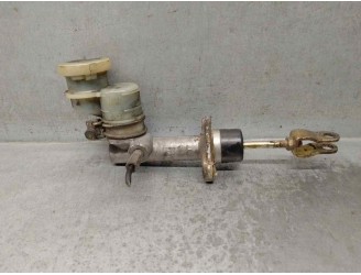 Recambio de bomba embrague para ssangyong rexton 2.7 turbodiesel cat referencia OEM IAM 3051008001  