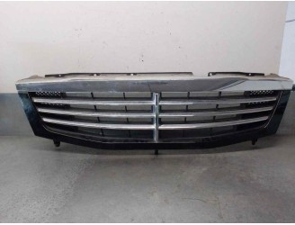 Recambio de rejilla delantera para ssangyong rexton 2.7 turbodiesel cat referencia OEM IAM 7946308000 