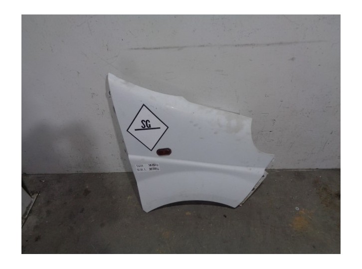 Replacement front right fender for Renault Trafic closed box (ab 4.01) 2.5 DCI diesel cat OEM IAM reference 4568404 BLA