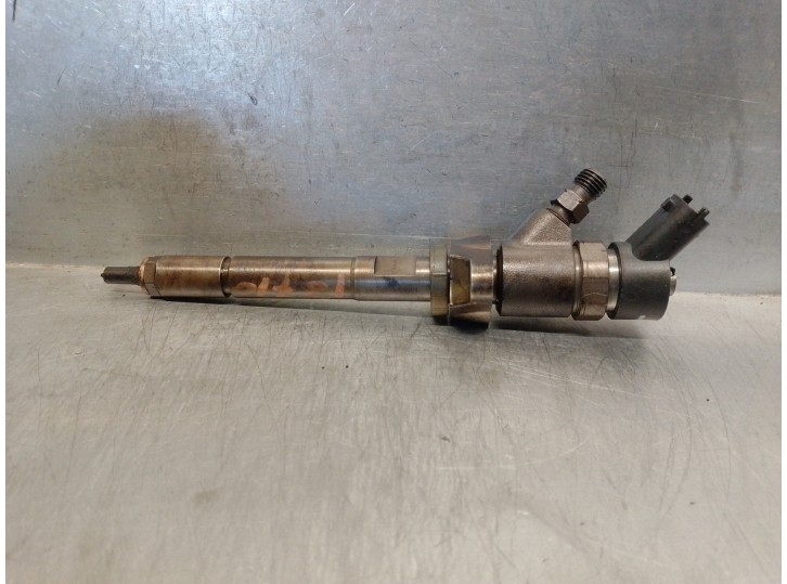 Recambio de inyector para volvo s40 berlina 1.6 diesel cat referencia OEM IAM 328480 0445110259 BOSCH