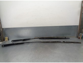 Recambio de brazo limpia delantero derecho para renault trafic caja cerrada (ab 4.01) 2.5 dci diesel cat referencia OEM IAM 7701