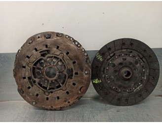 Recambio de kit embrague para renault megane ii berlina 5p 1.9 dci diesel referencia OEM IAM 7701477695 324036310 LUK