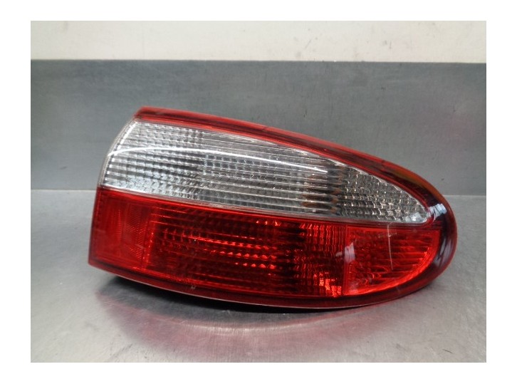 Recambio de piloto trasero derecho para daewoo lanos 1.4 cat referencia OEM IAM 96304619 DE ALETA