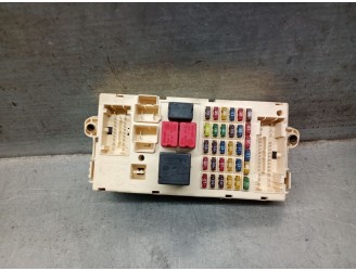 Recambio de caja reles / fusibles para alfa romeo 147 (937_) 1.9 jtdm 16v (937.axn1b, 937.bxn1b) referencia OEM IAM 46558758 465
