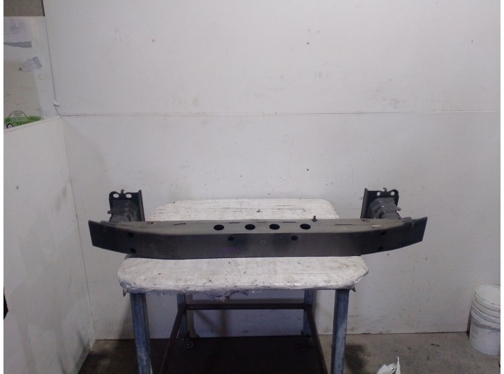 Recambio de refuerzo paragolpes delantero para toyota avensis berlina (t25) 2.0 turbodiesel cat referencia OEM IAM 5202105040 52