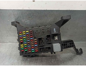 Recambio de caja reles / fusibles para jaguar x-type 2.0 diesel cat referencia OEM IAM 4X4314A073AE  