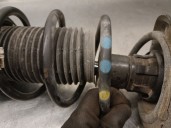 Replacement front right shock absorber for Seat Leon (5F1) 1.5 TSI OEM IAM reference 5Q0413023FM 5Q0413023FM 