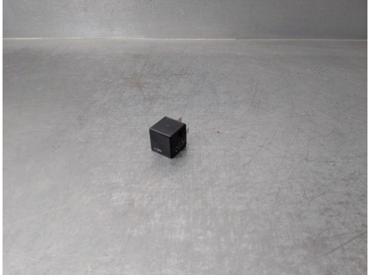 Recambio de rele para mercedes-benz clase a (w168) 1.4 cat referencia OEM IAM A0025421319 RELE 316 