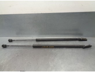 Replacement trunk / tailgate shock absorbers for Smart Forfour 1.5 CDi CAT OEM IAM reference A4547400145 