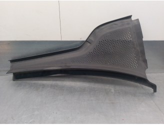 Recambio de molduras delanteras para volkswagen golf vii lim. (bq1) 1.6 tdi referencia OEM IAM 5G1819404B  