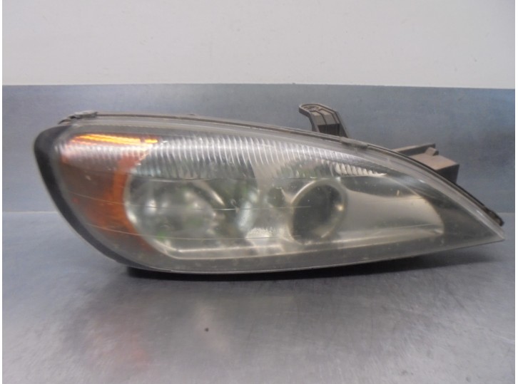 Recambio de faro derecho para nissan primera berlina (p11) 2.0 16v cat referencia OEM IAM 260109F611 89005900 VALEO