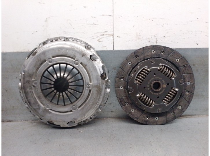 Recambio de kit embrague para seat ibiza v (kj1, kjg) 1.0 tsi referencia OEM IAM 04C141025P 04C141025D SACHS