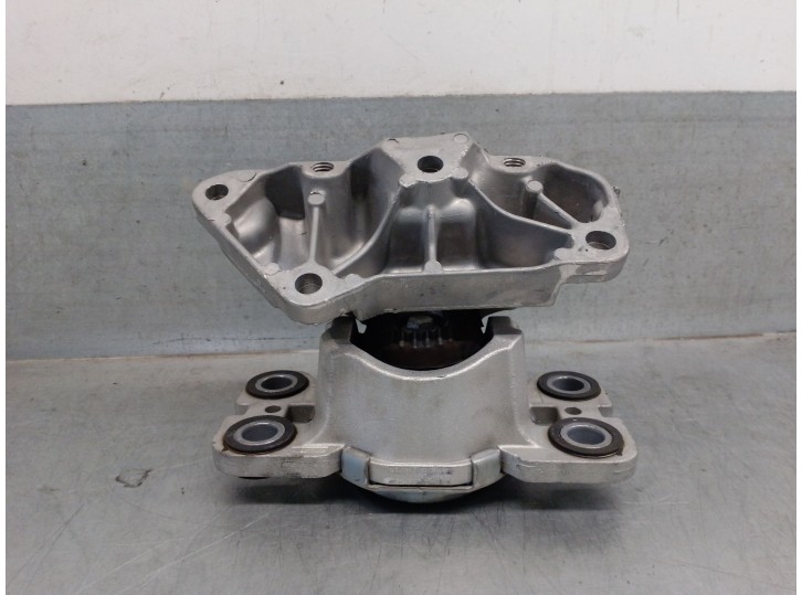 Replacement of engine mount for Land Rover Range Rover Evoque (L538) 2.0 D 4x4 OEM IAM reference 8G9N6L063FB LR039527 