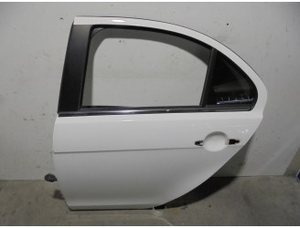 Recambio de puerta trasera izquierda para mitsubishi lancer sportback (cx) 1.5 cat referencia OEM IAM 5730A581 BLANCA 5 PUERTAS