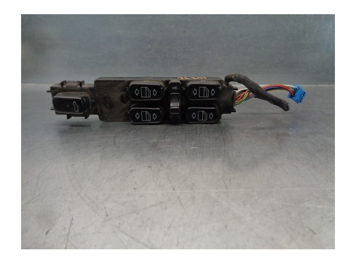 Replacement front left window regulator switch for Mercedes-Benz S-Class (W220) saloon 320 cdi (220.026) OEM IAM reference 