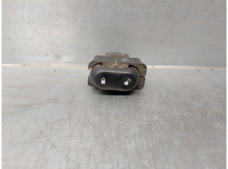 Recambio de interruptor para land rover freelander 2.0 td4 cat referencia OEM IAM YUF000290PUY 