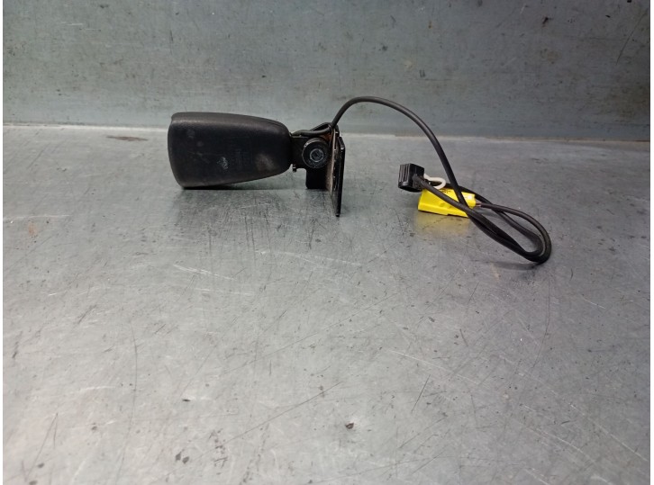 Recambio de enganche cinturon para volvo c30 (533) 1.8 referencia OEM IAM 8686941 8686941 