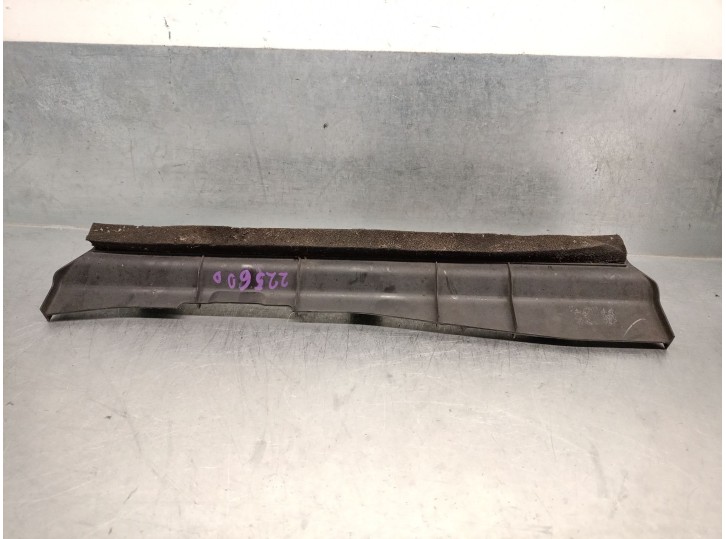 Replacement front trim strips for Hyundai Tucson (TL, TLE) 1.6 CRDi OEM IAM reference 29140D7000 