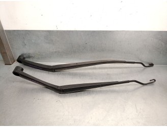 Recambio de brazo limpia delantero derecho para hyundai tucson (tl, tle) 1.6 crdi referencia OEM IAM 98311D7000 98311D7000 