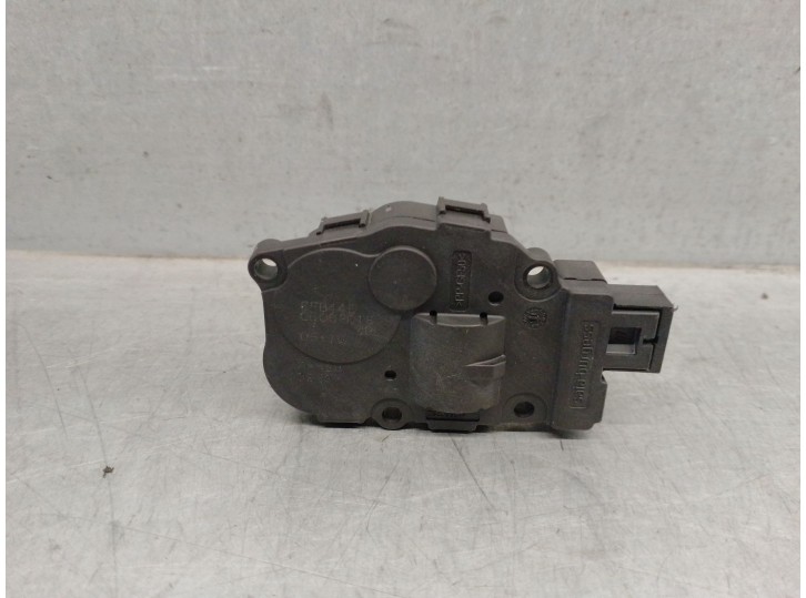 Replacement climate control flap actuator motor for Porsche Cayenne (92A) 4.2 S diesel OEM IAM reference EFB445 95861251100