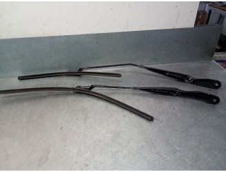 Recambio de brazo limpia delantero derecho para volvo c30 (533) 1.8 referencia OEM IAM 31253997 31253997 