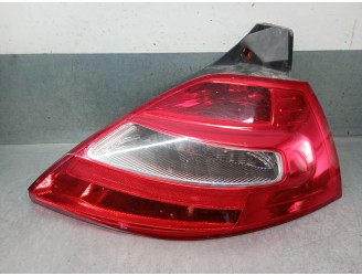 Recambio de piloto trasero derecho para renault megane ii berlina 3p 1.9 dci diesel referencia OEM IAM 8200413216 8200413216 890