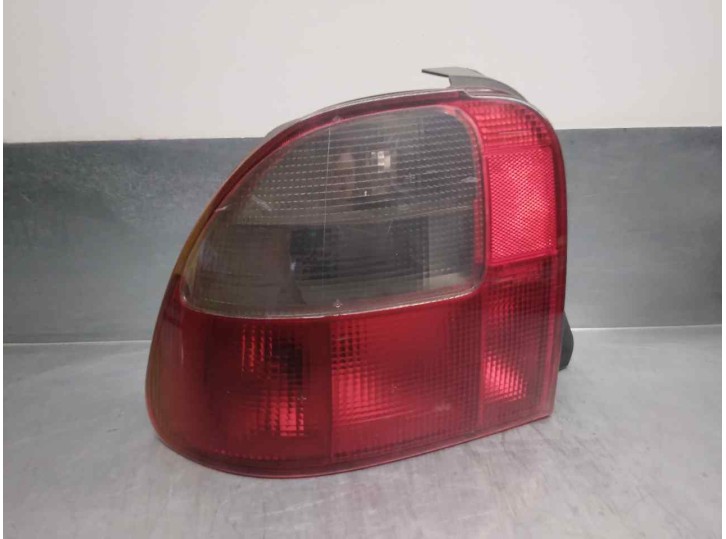 Replacement left rear tail light for MG Series 45 (RT) 1.6 16V CAT OEM IAM reference 4277235 5 DOORS