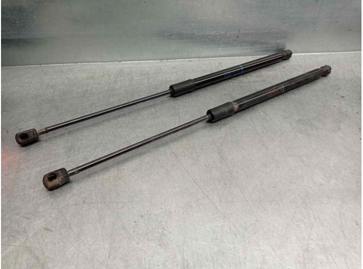 Replacement boot / tailgate gas struts for Audi A1 Sportback (8XF) Adrenalin OEM IAM reference 8X4827552 