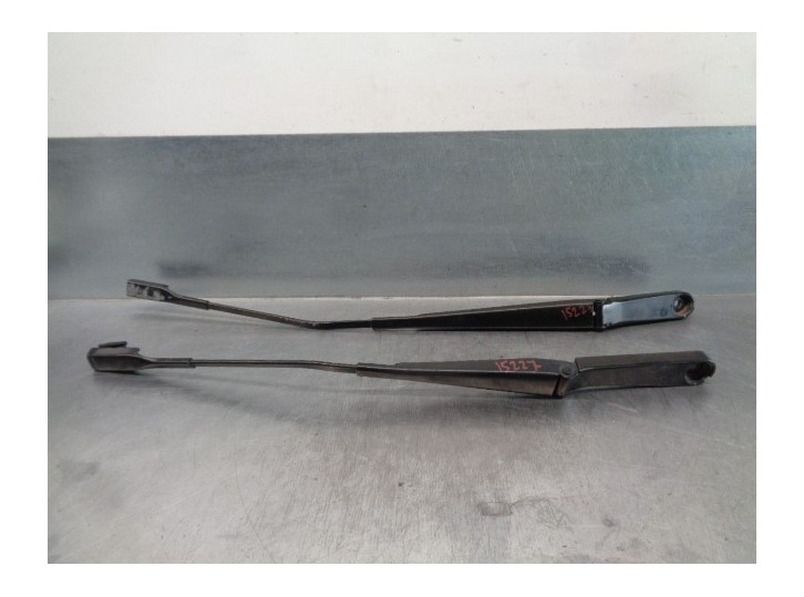 Recambio de brazo limpia delantero derecho para audi a1 sportback (8xf) adrenalin referencia OEM IAM 8X1955408A  