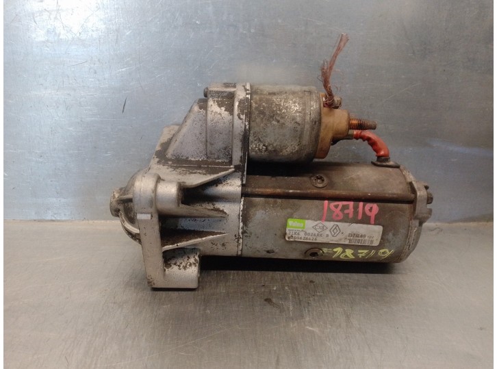 Replacement starter motor for Renault Master II Phase 2 Combi 1.9 Diesel OEM IAM reference 8200628426 D7R49 VALEO