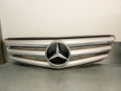 Recambio de rejilla delantera para mercedes-benz clase c (w204) berlina 3.0 cdi cat referencia OEM IAM A2048800023 A2048800023 