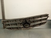 Recambio de rejilla delantera para mercedes-benz clase c (w204) berlina 3.0 cdi cat referencia OEM IAM A2048800023 A2048800023 