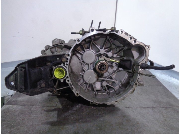 Recambio de caja cambios para volvo v40 familiar 2.0 turbo cat referencia OEM IAM P30616031 T101825 4.00