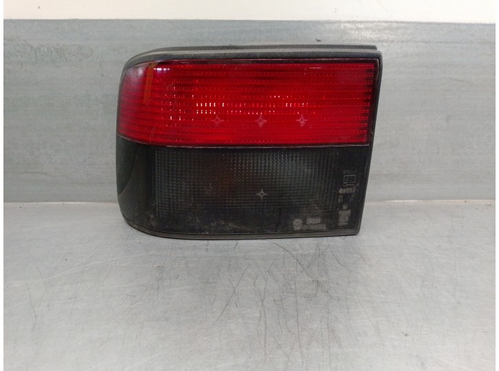 Replacement rear left tail light for Renault 21 saloon (B/L48) TXE OEM IAM reference 7700792974 62275 