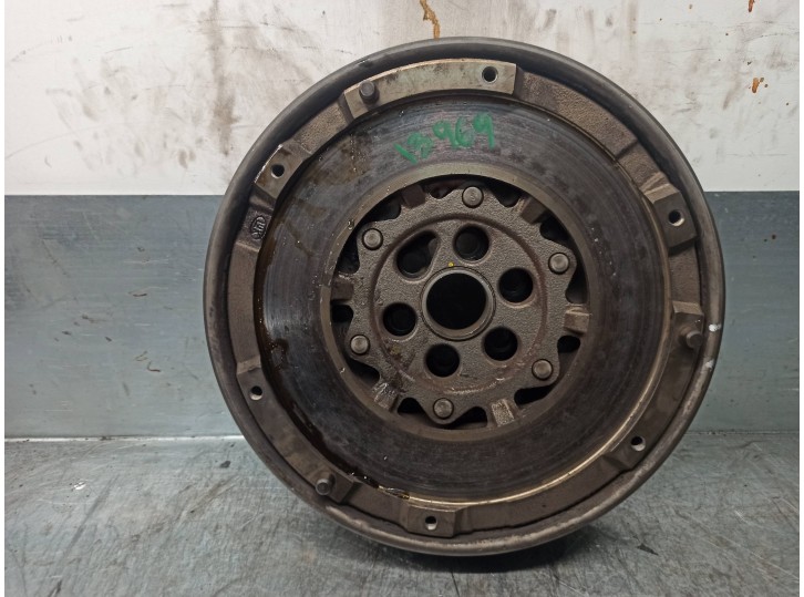 Replacement flywheel for BMW 3 Series Sedan (E90) 318i OEM IAM reference 21207568006 