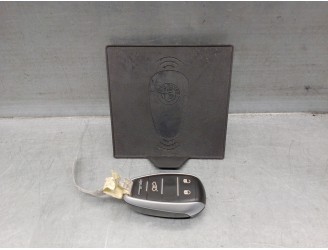 Recambio de modulo electronico para alfa romeo giulia (952) 2.2 jtdm cat referencia OEM IAM 156108127 MODULO DE CARGA INALAMBRIC