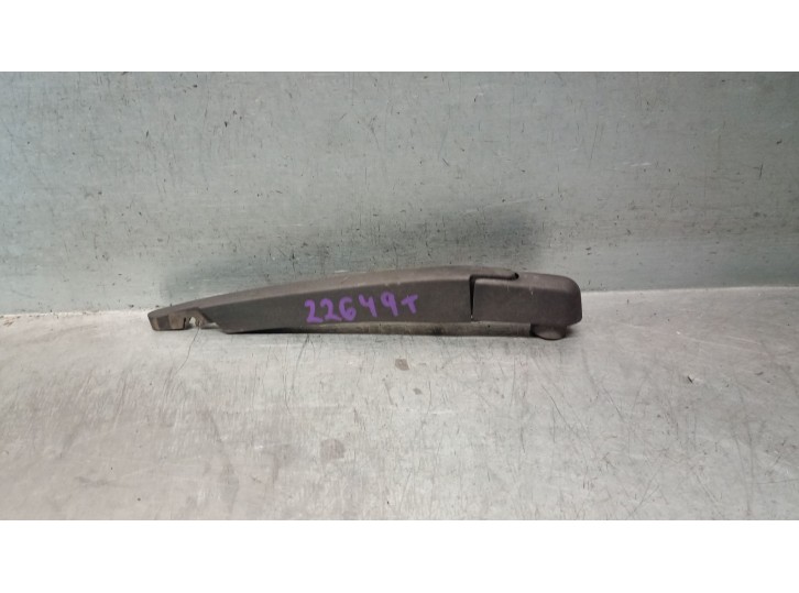 Recambio de cinturon seguridad trasero central para chrysler grand voyager v (rt) 2.8 crd referencia OEM IAM 1AF271DVA  R90148Y0