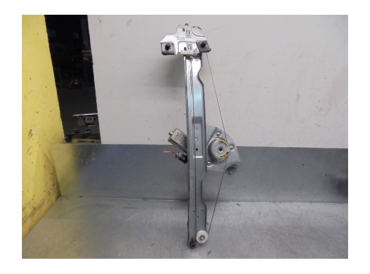 Recambio de elevalunas delantero derecho para dacia sandero 1.5 dci diesel cat referencia OEM IAM 8200733828 2 PINES 5 PUERTAS