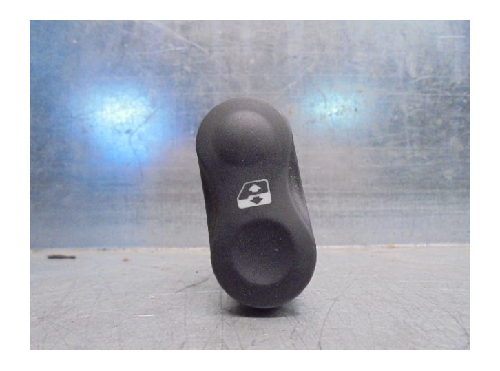 Recambio de mando elevalunas delantero derecho para dacia sandero 1.5 dci diesel cat referencia OEM IAM 602227 VALEO