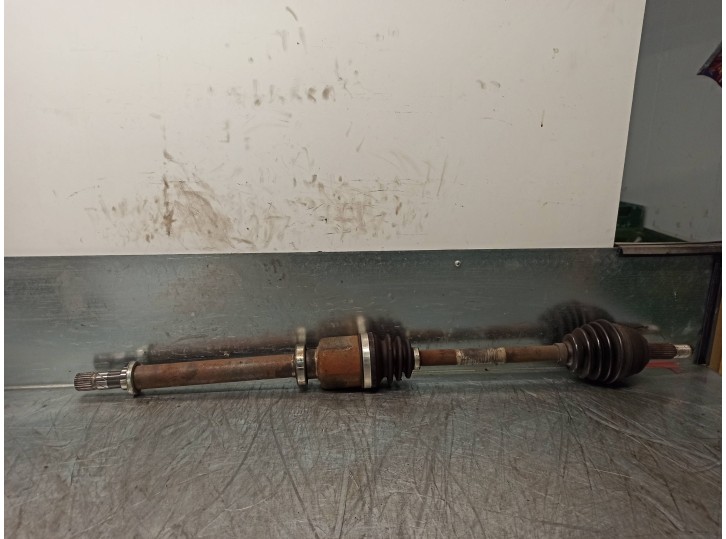 Recambio de transmision delantera derecha para dacia sandero 1.5 dci diesel cat referencia OEM IAM 8200820344  